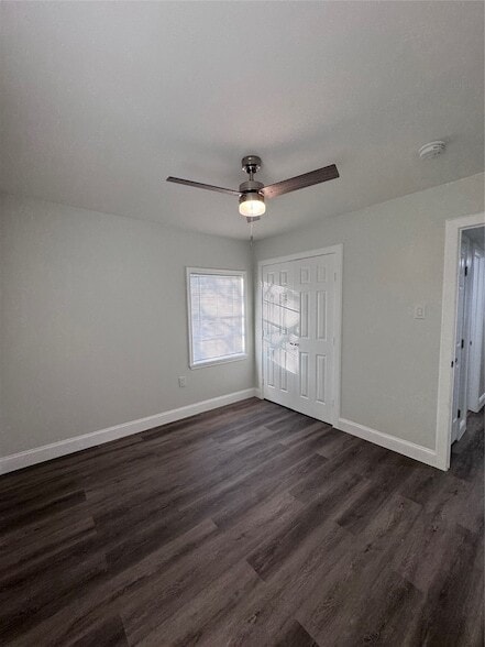 Building Photo - 2553 Wicker Ave