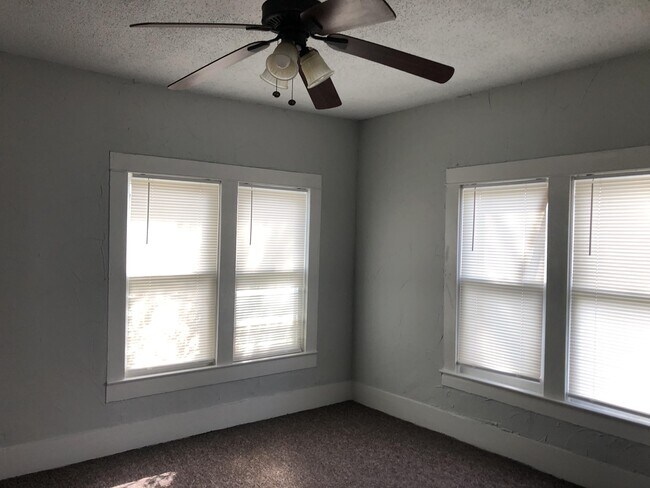 Building Photo - 1211 Monroe St