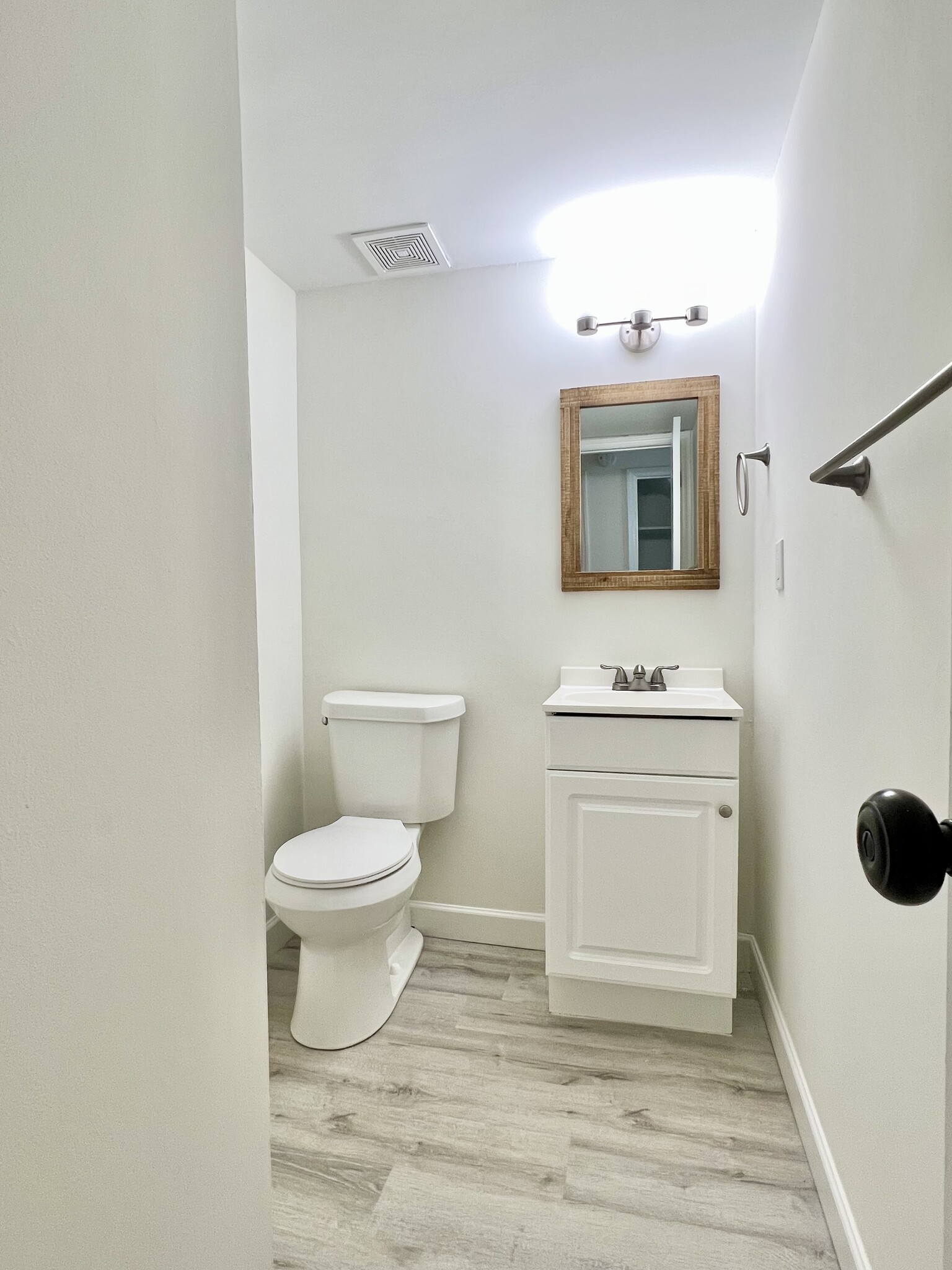 Building Photo - 276 Fleming Rd