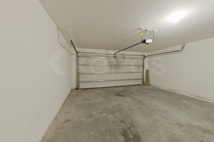 Building Photo - 20 Reindeer Ln