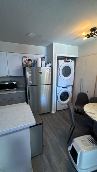 Building Photo - 5372 Bedford Terrace