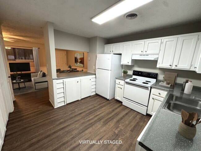 Building Photo - 158 VFW Dr