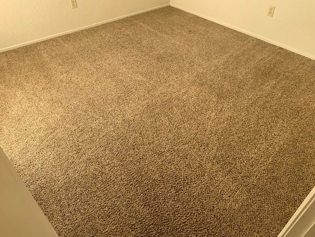 Building Photo - MON390