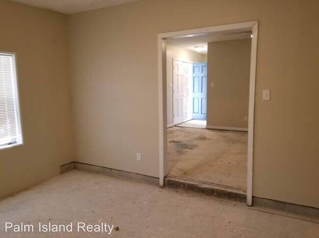 Building Photo - 3 br, 1.5 bath House - 8541 Pond Ave