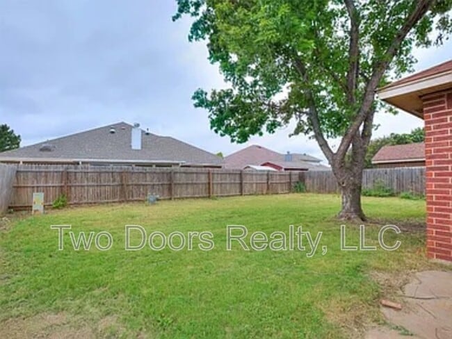 Building Photo - 15125 Vicki Dr