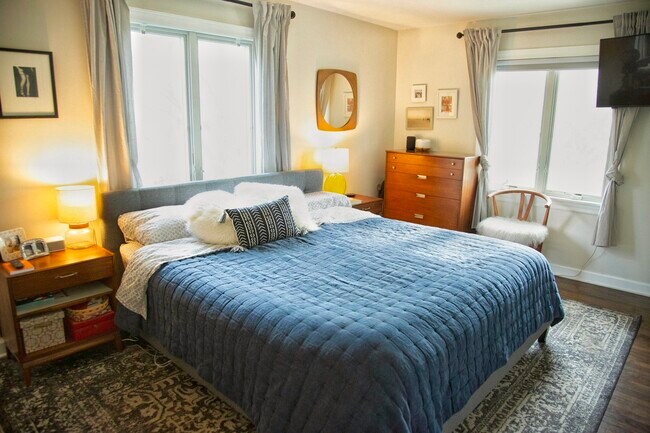 Building Photo - 2S316 Arrowhead Dr