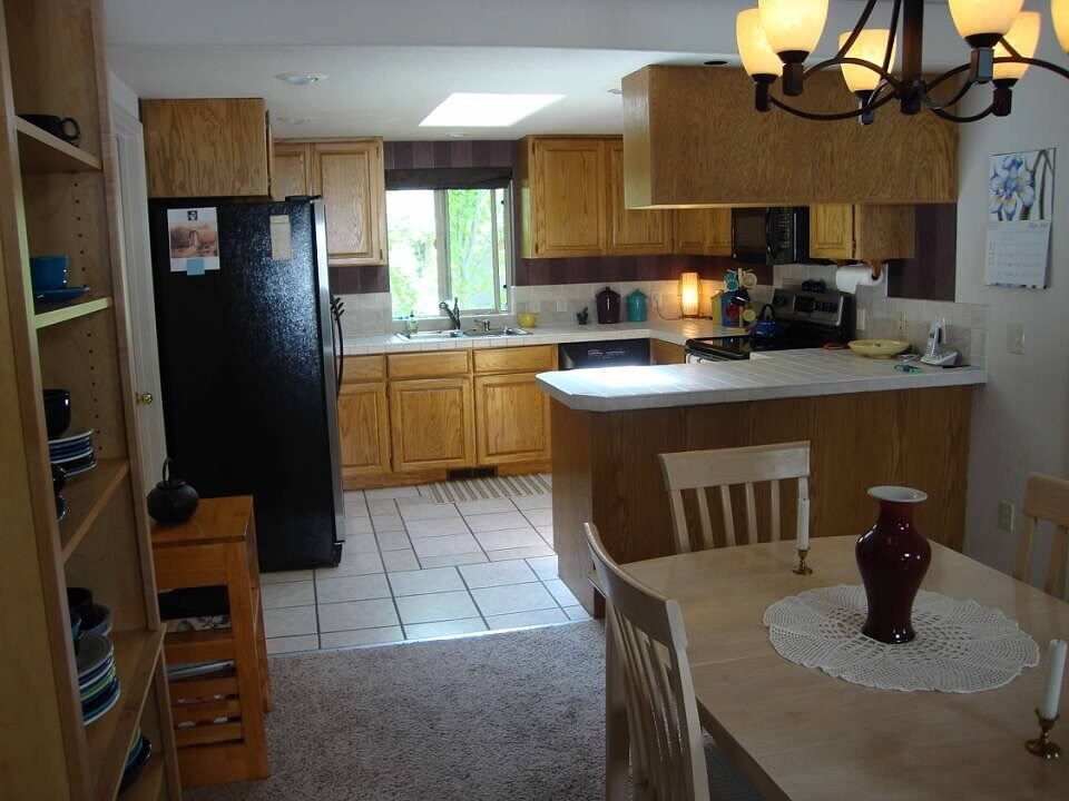 Building Photo - 1831 Fairway Dr