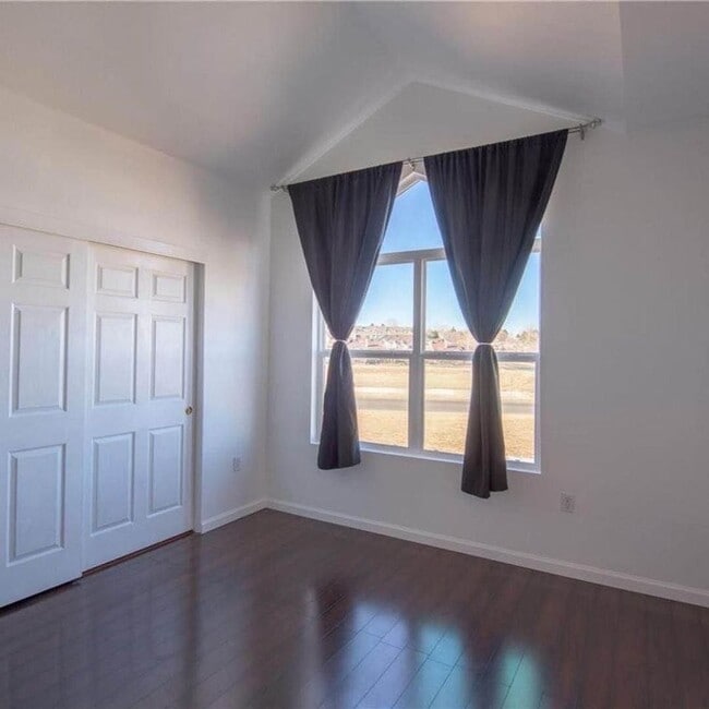 Building Photo - 2 Bedroom Plus Large Loft Condo with 1 Car Attached Garage