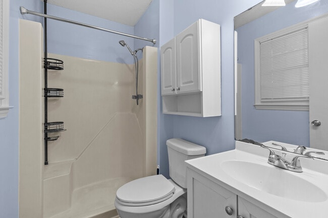 Building Photo - 214 Manchester Rd