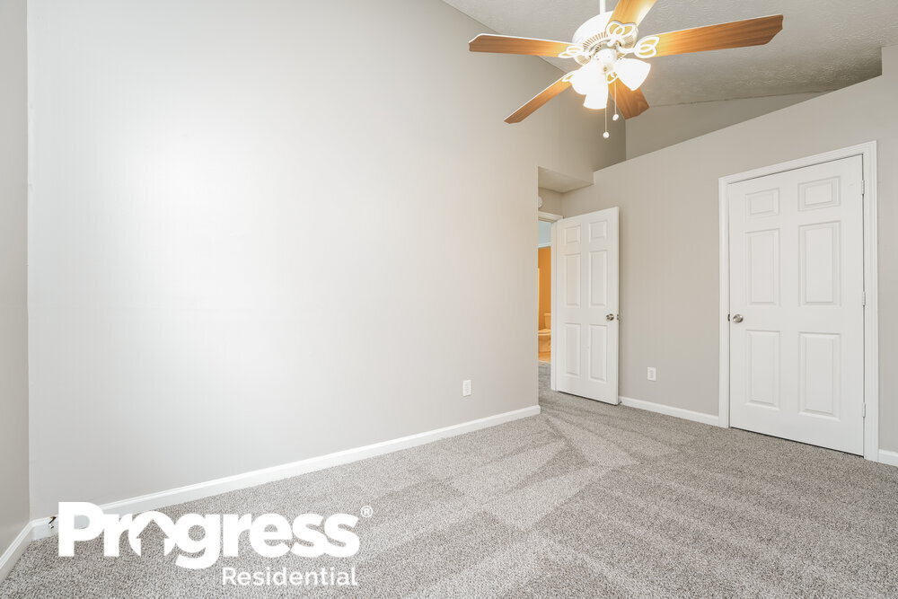 Building Photo - 2855 Robinson Wood Dr