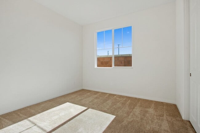 Building Photo - 16435 Globetrotter Ave