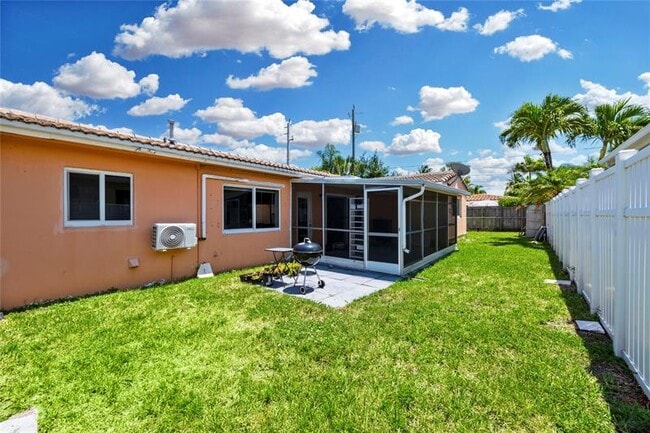 Building Photo - 4511 Sea Grape Dr