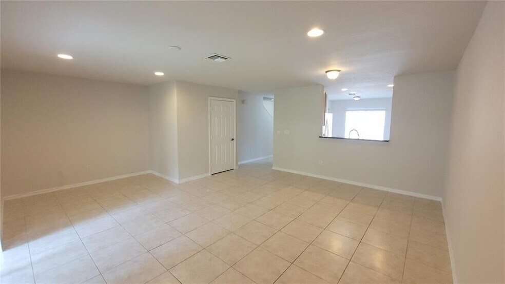 Building Photo - 5923 Manchester Way