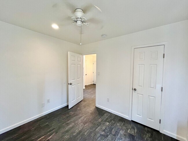 Building Photo - 1bd + Bonus Room Casita with Washer/Dryer ...