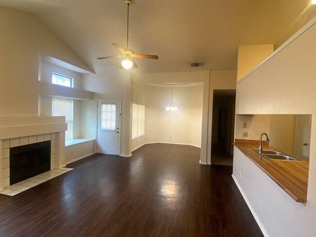 Building Photo - 6814 Flaming Ridge Dr