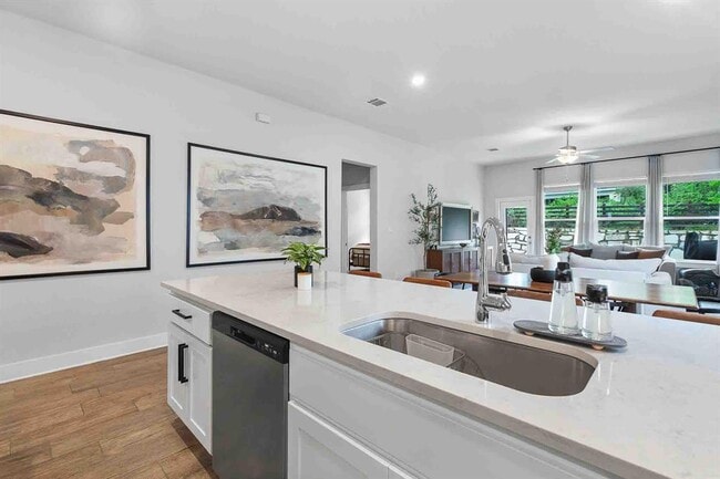 Building Photo - 185 Brooks Ranch Dr