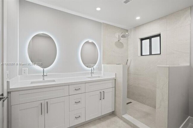 Building Photo - 8081 SW 139th Ter