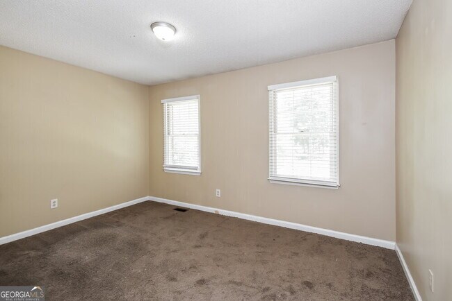 Building Photo - 2699 Barcelona Dr SW