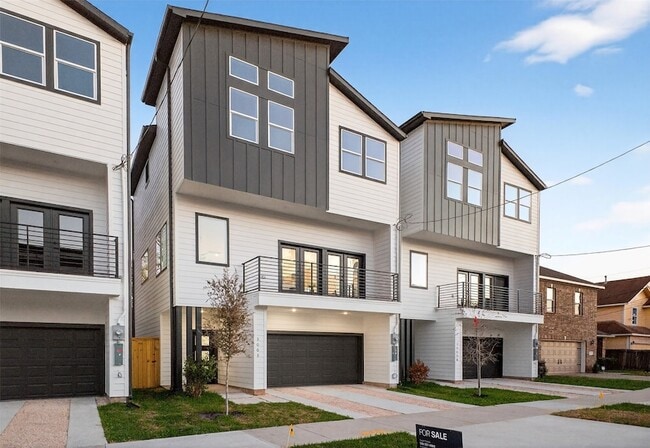 Building Photo - 3003 Delano St
