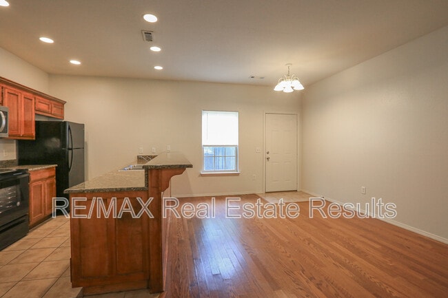 Building Photo - 3600 SW Deerfield Blvd