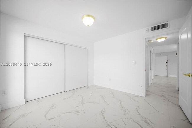 Building Photo - 7105 Miami Lakes Dr