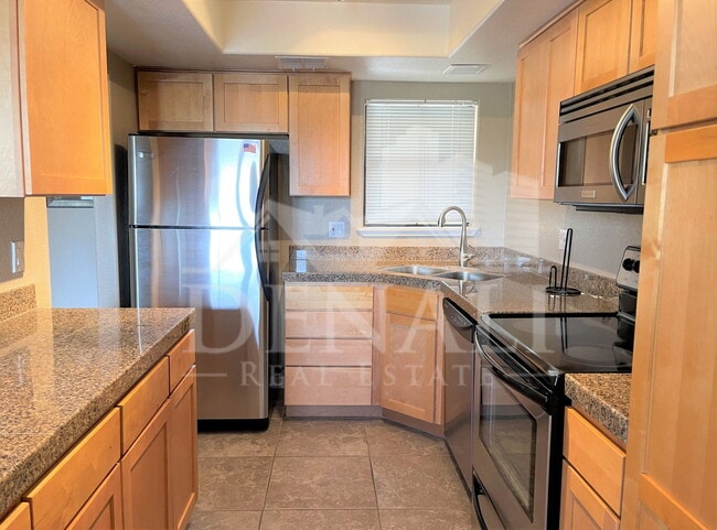 Building Photo - 6651 N Campbell Ave