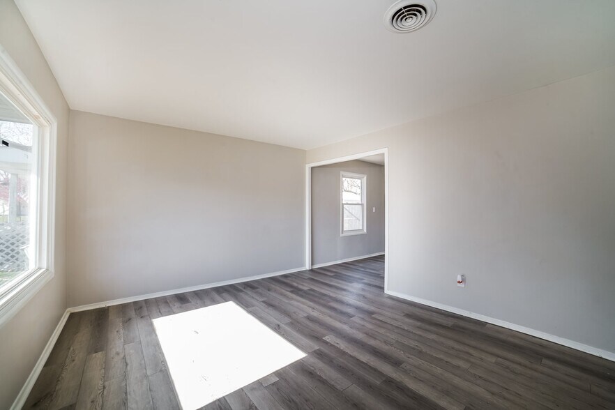 Building Photo - 1609 Koch St