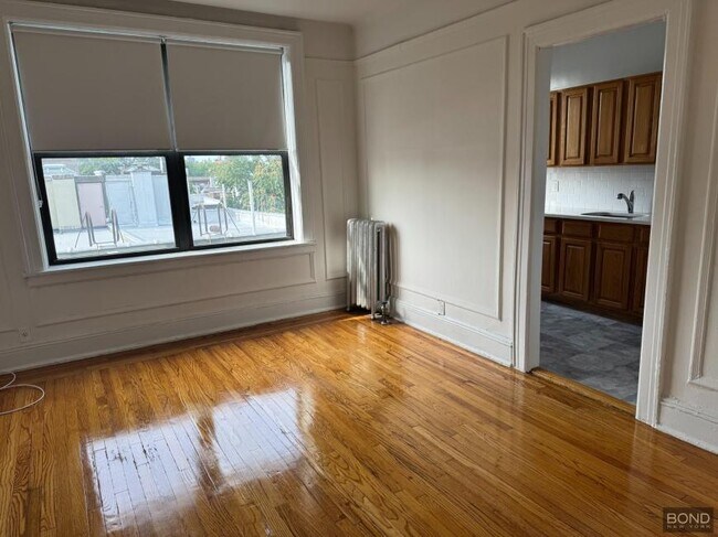 Building Photo - 1 bedroom in Queens NY 11106