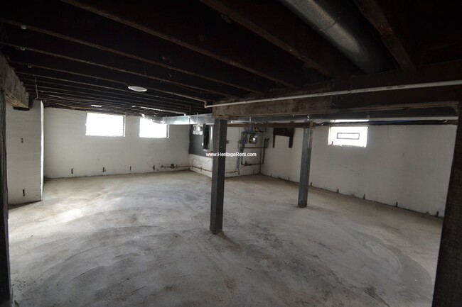 Building Photo - Lease Purchase for Evanston 5 Bedroom 3 Ba...