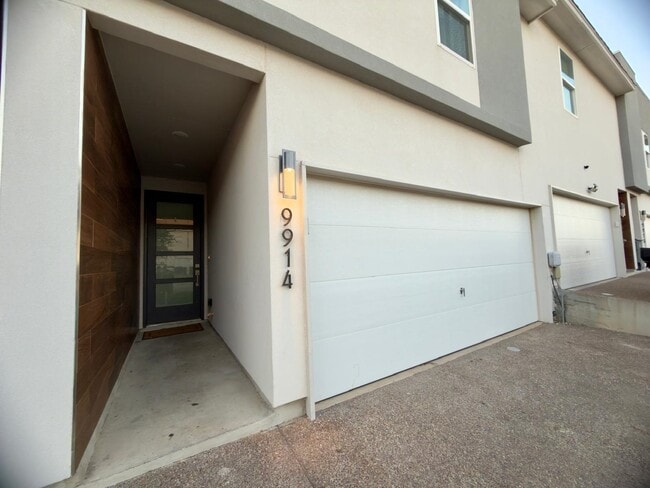 Building Photo - 9914 Kaspar Dr