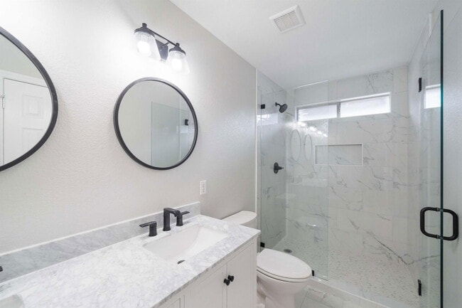 Building Photo - 3002 Crownover St