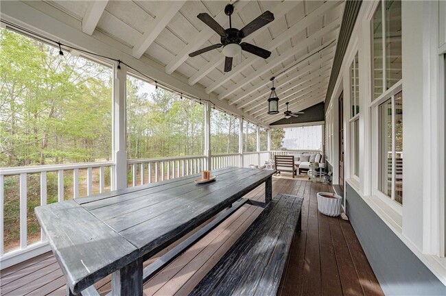 Building Photo - 1000 Loliver Ln