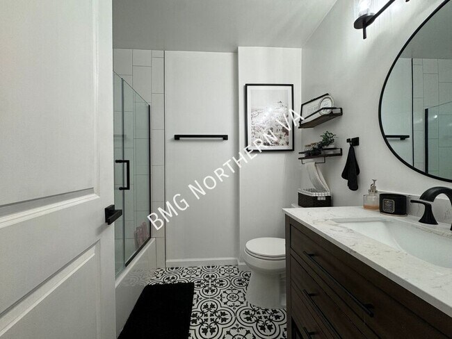 Building Photo - 8056 Pantano Pl