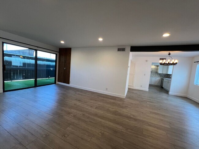 Building Photo - 12938 Valleyheart Dr