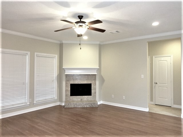 Building Photo - 12424 Red Stag Ct