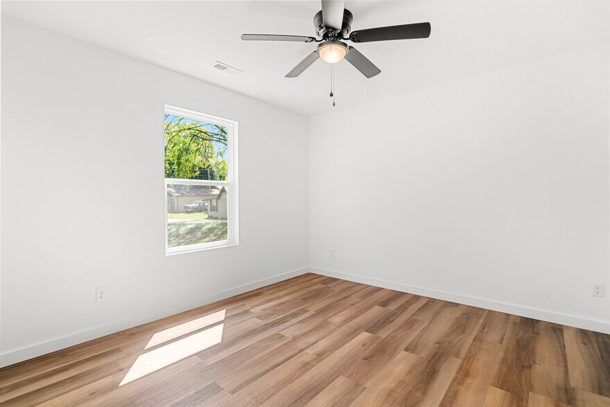 Building Photo - 212 Avenue C