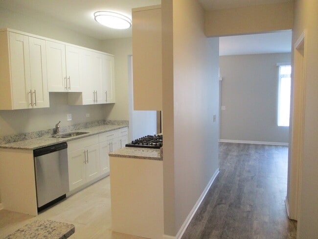 Building Photo - 989 Mesa Dr