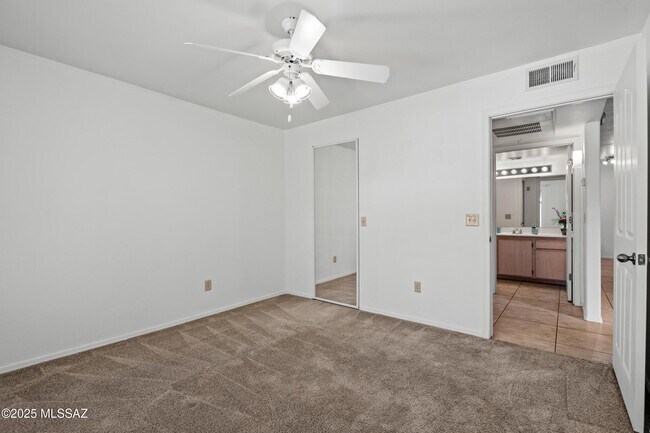 Building Photo - 5751 N Kolb Rd