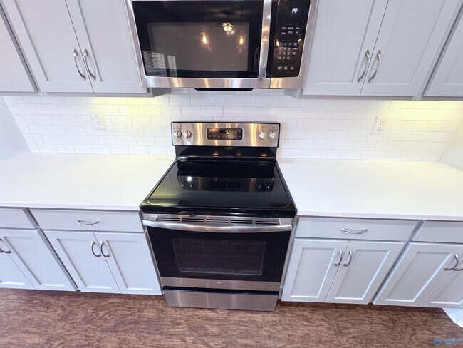 Building Photo - 120 James Parcus Cir