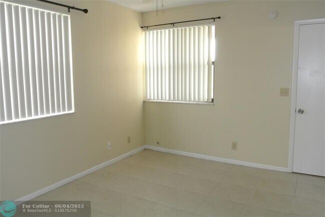 Building Photo - 5801 Riverside Dr