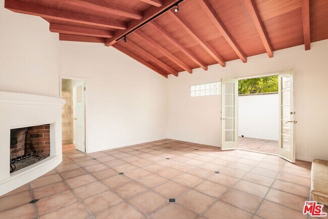 Building Photo - 2228 Prospect Ave