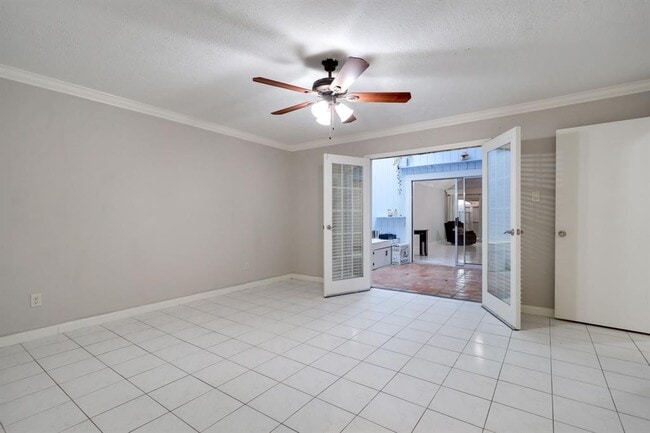 Building Photo - 2912 Camelot Ln