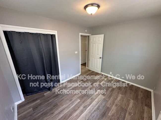 Building Photo - 10812 Newton Ave