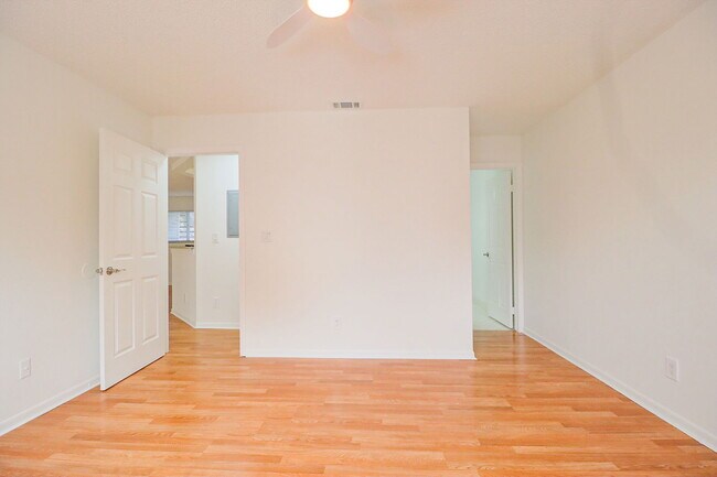 Building Photo - 3453 NW 44th St