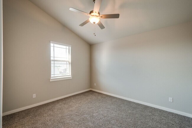 Building Photo - GORGEOUS 2 BEDROOM FOUR PLEX LOCATED IN MIDLOTHIAN ISD!