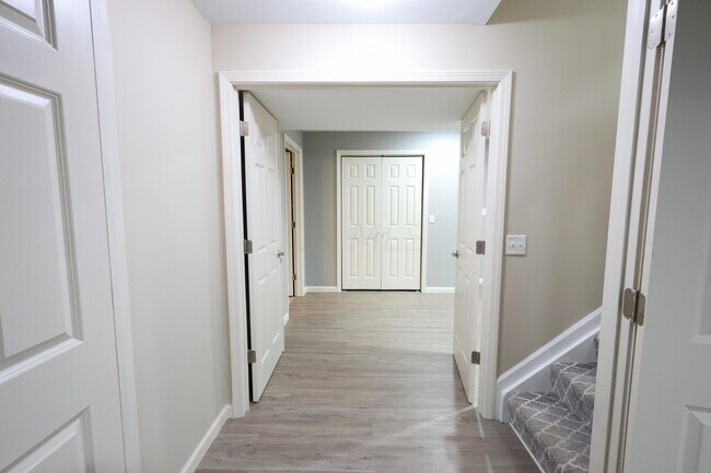 Building Photo - 7704 Gateway Ln