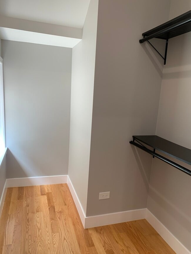 Building Photo - 1303 W Flournoy St