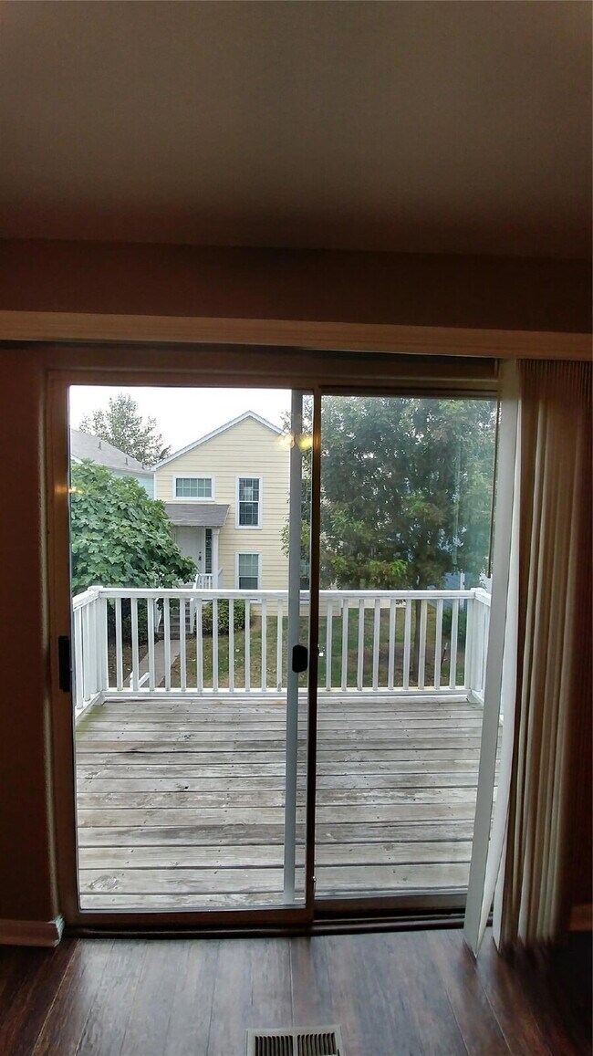 Building Photo - 112 Rush Haven