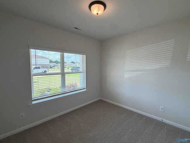 Building Photo - 238 Schoolhouse Dr