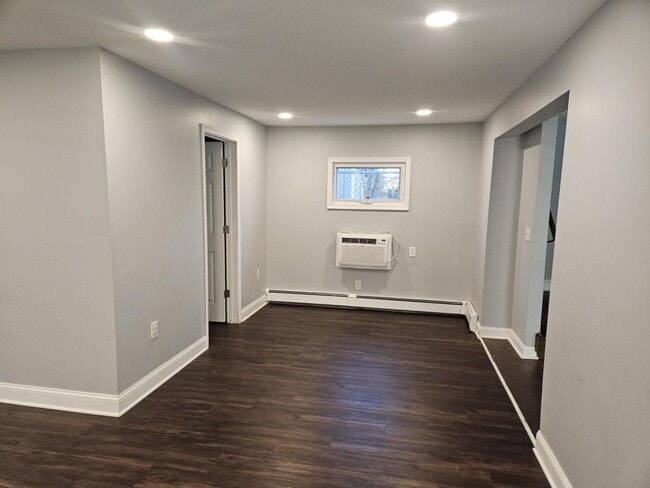 Building Photo - 414 Delaware Ave